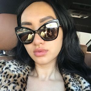 Authentic CHANEL Mirror Gold Cat Eye Sunglasses